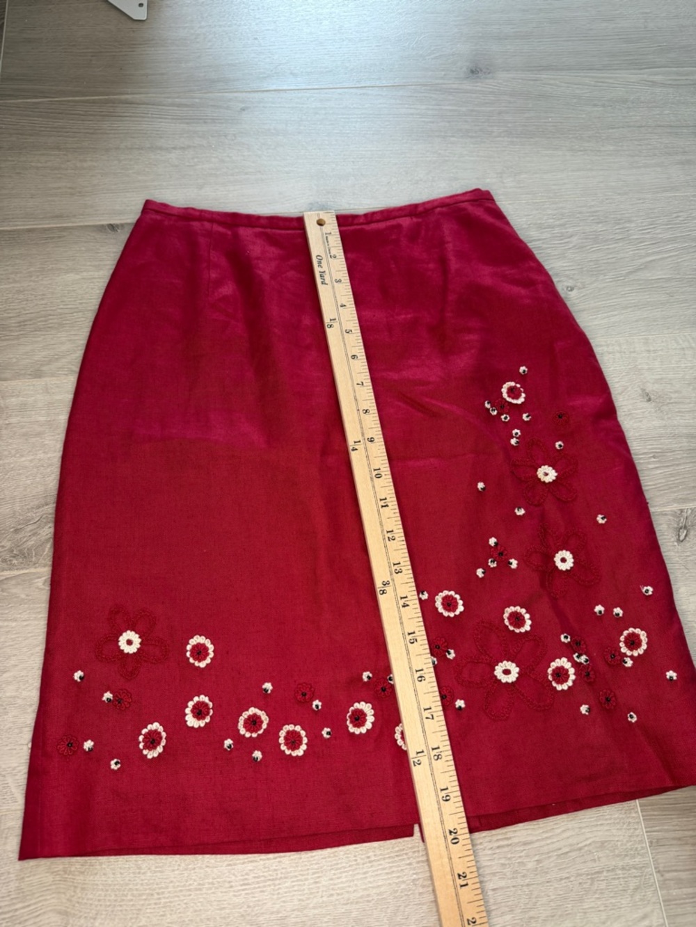 Ann Taylor Red Linen Floral Embroidered Beaded Pencil Skirt Sz 2 - Picture 4 of 10